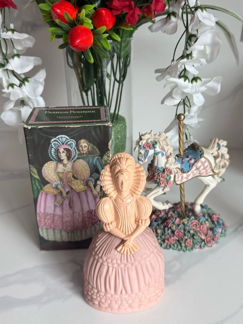 Avon Elizabethan/Brigerton Perfume - Picture 1 of 7